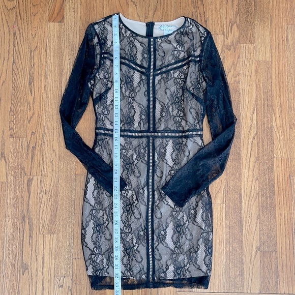 Flying Tomato Lace Dress - Picture 8 of 9